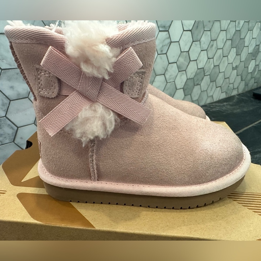 GUC🤍Koolaburra by UGG Victoria Girl's Suede Boots 9k Pink